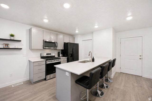 8584 W CORDERO DR, Magna, UT 84044