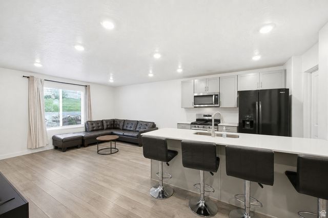8584 W CORDERO DR, Magna, UT 84044