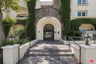 15206 Burbank Boulevard 116, Sherman Oaks, CA 91411