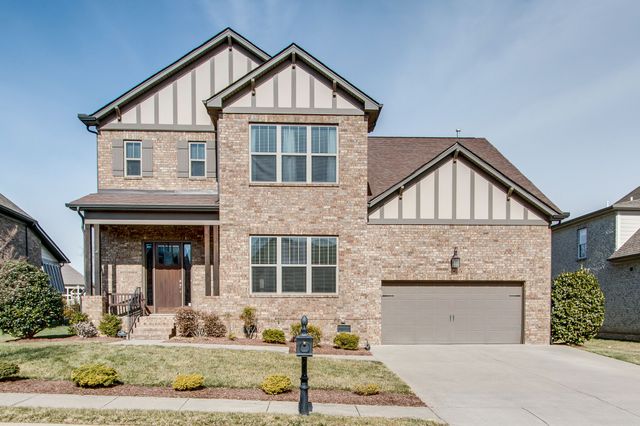 2683 Dunstan Place Dr, Thompsons Station, TN 37179