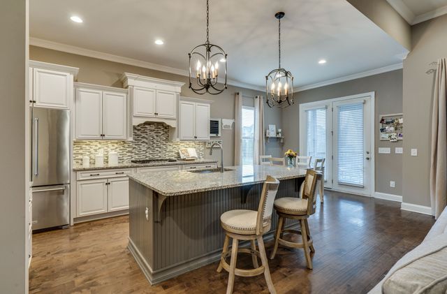 2683 Dunstan Place Dr, Thompsons Station, TN 37179