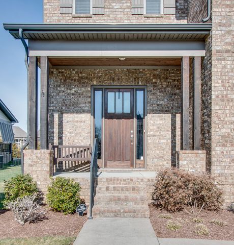 2683 Dunstan Place Dr, Thompsons Station, TN 37179