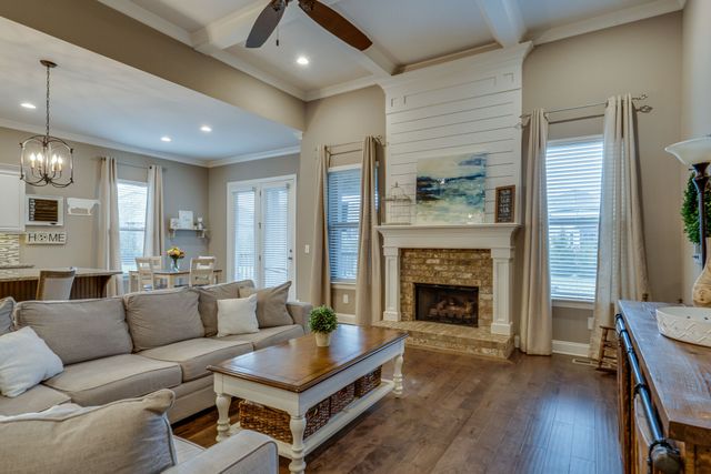 2683 Dunstan Place Dr, Thompsons Station, TN 37179