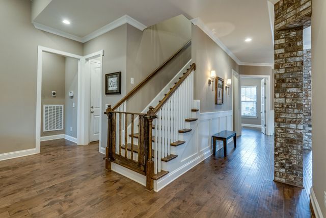 2683 Dunstan Place Dr, Thompsons Station, TN 37179