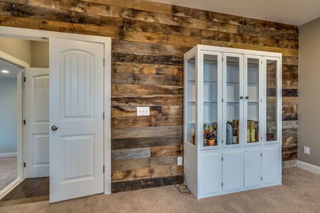 2683 Dunstan Place Dr, Thompsons Station, TN 37179