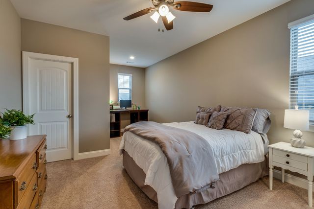 2683 Dunstan Place Dr, Thompsons Station, TN 37179