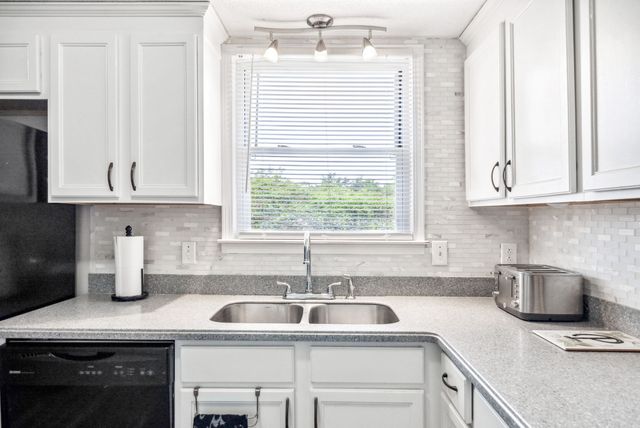 1507 Sunshine Dr, Clarksville, TN 37042