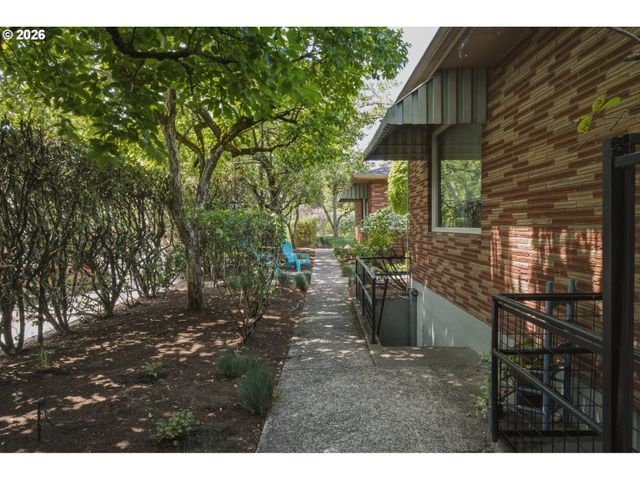 5707 Se DIVISION St Se, Portland, OR 97206
