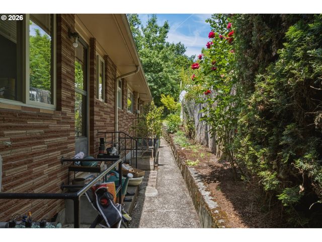 5707 Se DIVISION St Se, Portland, OR 97206