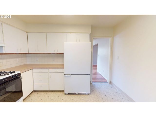 5707 Se DIVISION St Se, Portland, OR 97206