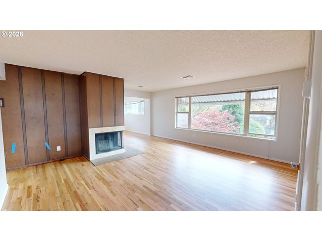 5707 Se DIVISION St Se, Portland, OR 97206
