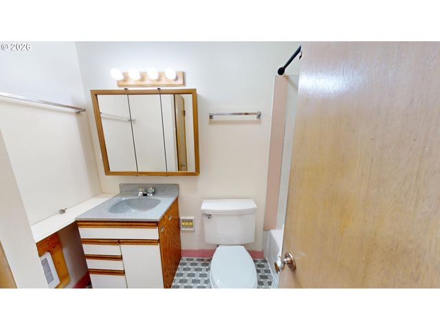 5707 Se DIVISION St Se, Portland, OR 97206