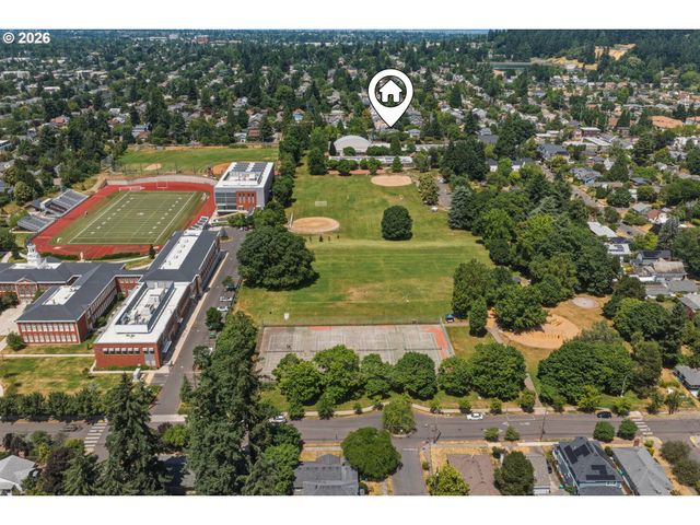 5707 Se DIVISION St Se, Portland, OR 97206