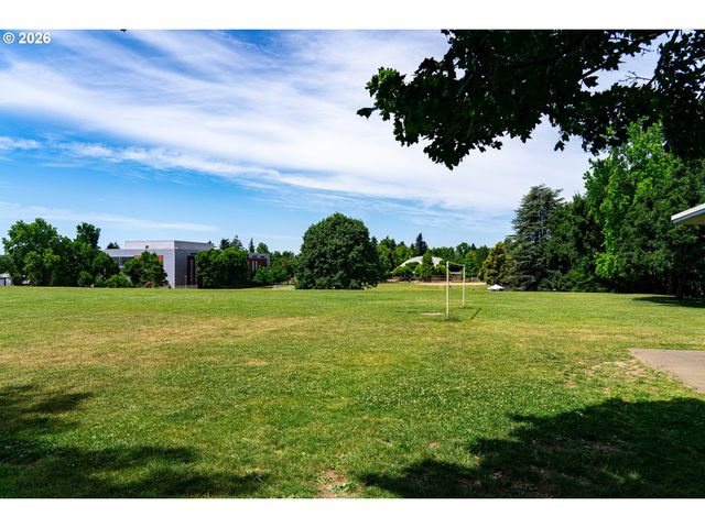 5707 Se DIVISION St Se, Portland, OR 97206