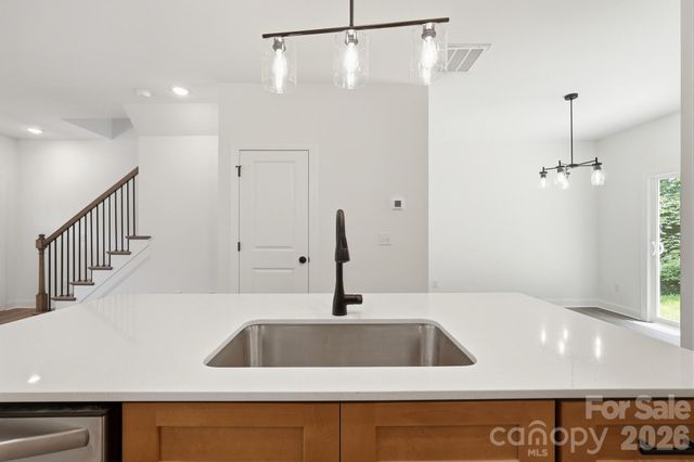 114 7th Avenue SE, Hickory, NC 28602