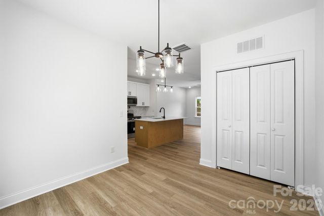 114 7th Avenue SE, Hickory, NC 28602