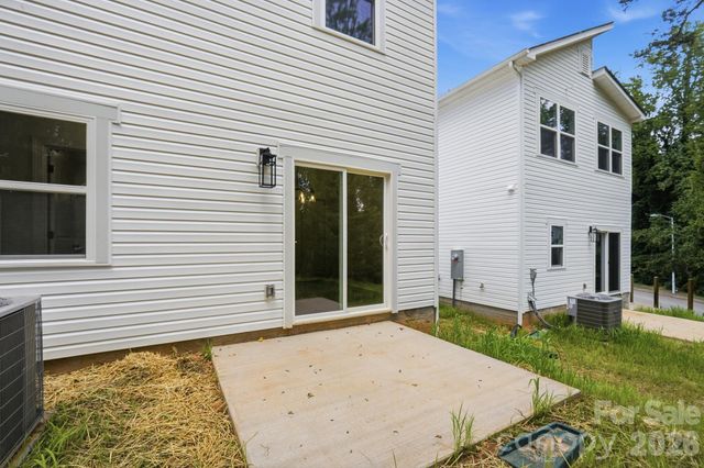 114 7th Avenue SE, Hickory, NC 28602