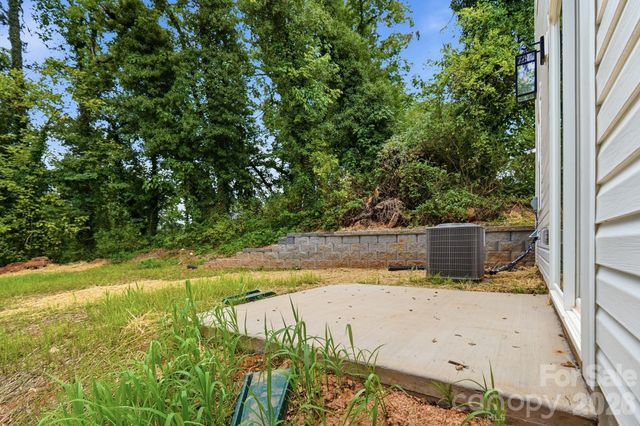 114 7th Avenue SE, Hickory, NC 28602