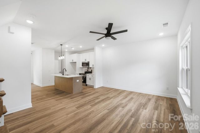 114 7th Avenue SE, Hickory, NC 28602