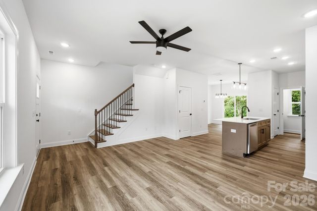 114 7th Avenue SE, Hickory, NC 28602