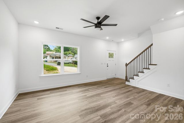 114 7th Avenue SE, Hickory, NC 28602