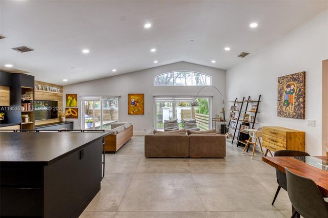 3464 SW 51st St, Hollywood, FL 33312