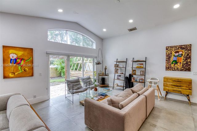 3464 SW 51st St, Hollywood, FL 33312