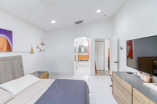 3464 SW 51st St, Hollywood, FL 33312