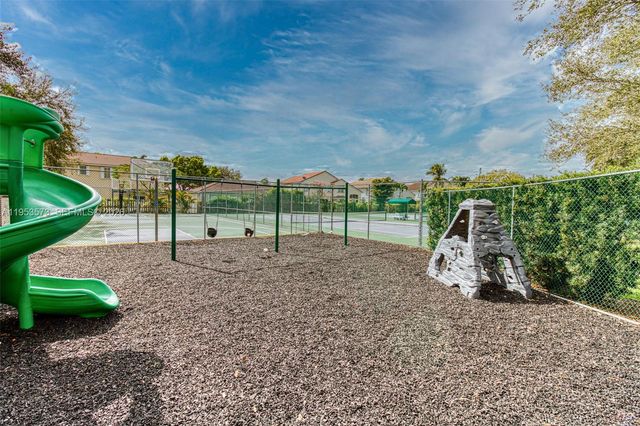 3464 SW 51st St, Hollywood, FL 33312