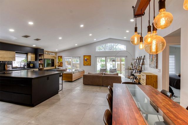 3464 SW 51st St, Hollywood, FL 33312