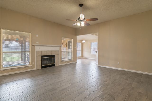 841 Mccully Street, White Settlement, TX 76108
