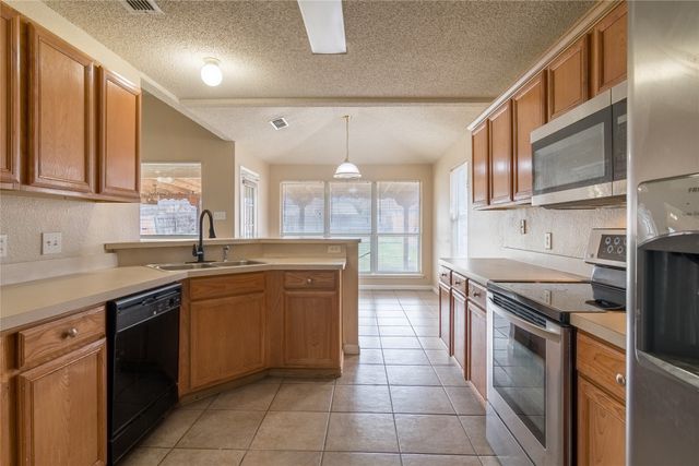 841 Mccully Street, White Settlement, TX 76108