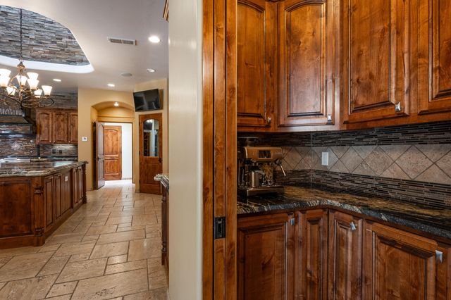 8801 Glendale Avenue NE, Albuquerque, NM 87122
