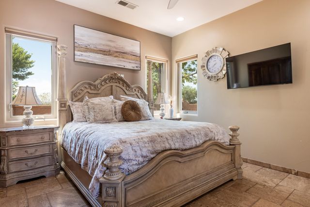 8801 Glendale Avenue NE, Albuquerque, NM 87122