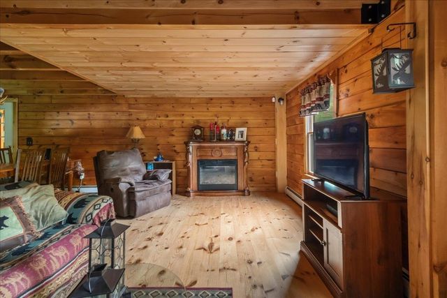 18 Chamberlin Hill, Richmond, VT 05477