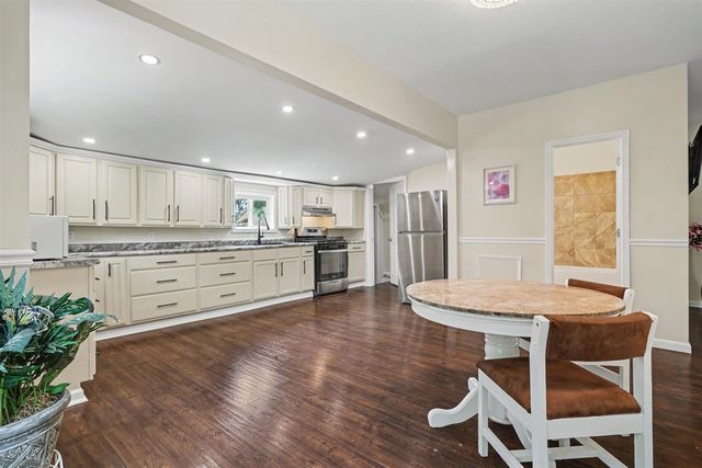 203 Roseneath Avenue, Battle Creek, MI 49037