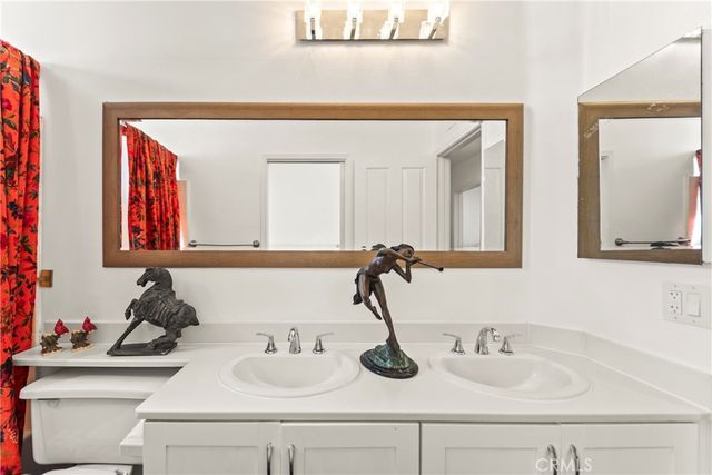 12709 Trent Jones Lane, Tustin, CA 92782