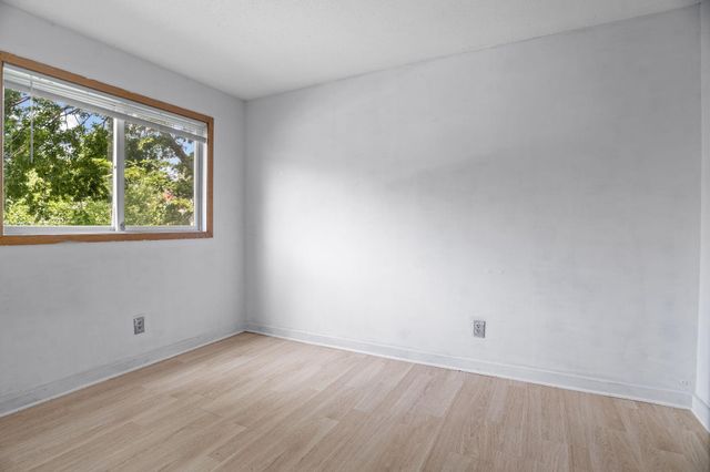 1040 13th Avenue SE, Minneapolis, MN 55414