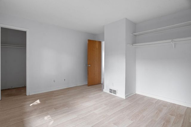 1040 13th Avenue SE, Minneapolis, MN 55414