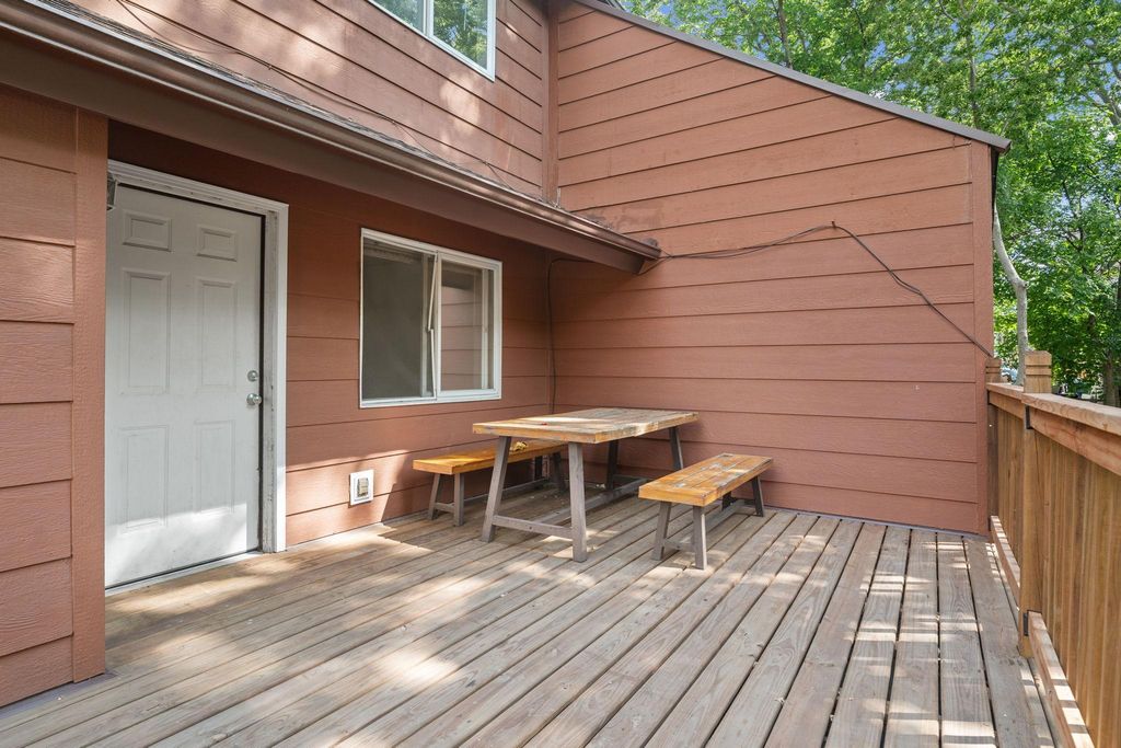 1040 13th Avenue SE, Minneapolis, MN 55414 — photo 2