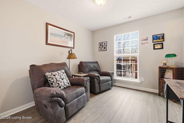 210 Charlton Wynde Dr 5, Louisville, KY 40245