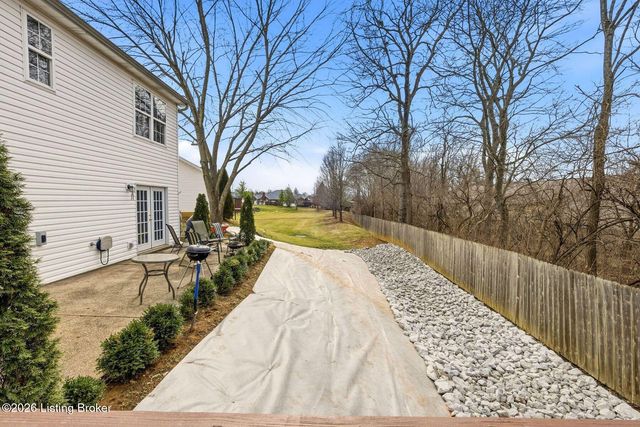 210 Charlton Wynde Dr 5, Louisville, KY 40245