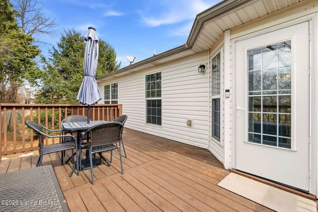 210 Charlton Wynde Dr 5, Louisville, KY 40245