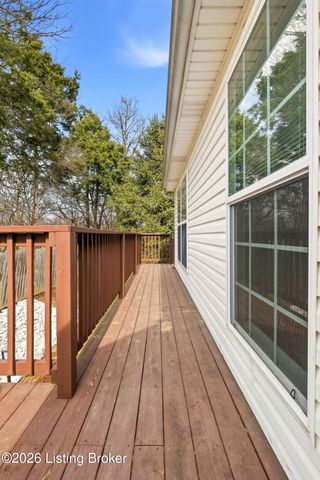 210 Charlton Wynde Dr 5, Louisville, KY 40245