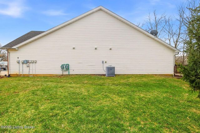 210 Charlton Wynde Dr 5, Louisville, KY 40245