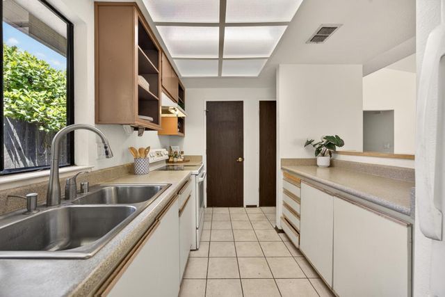 8721 Brigham Way, Sacramento, CA 95826