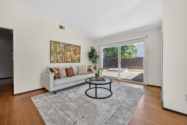 8721 Brigham Way, Sacramento, CA 95826
