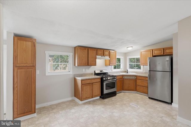 12021 HEATHER DR, Hagerstown, MD 21740