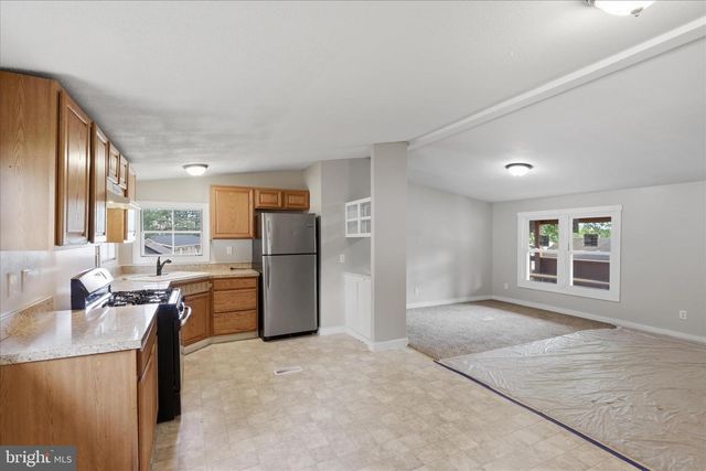 12021 HEATHER DR, Hagerstown, MD 21740