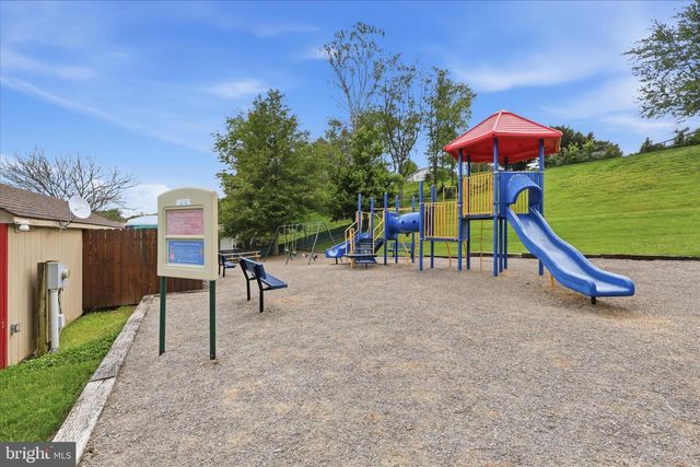 12021 HEATHER DR, Hagerstown, MD 21740